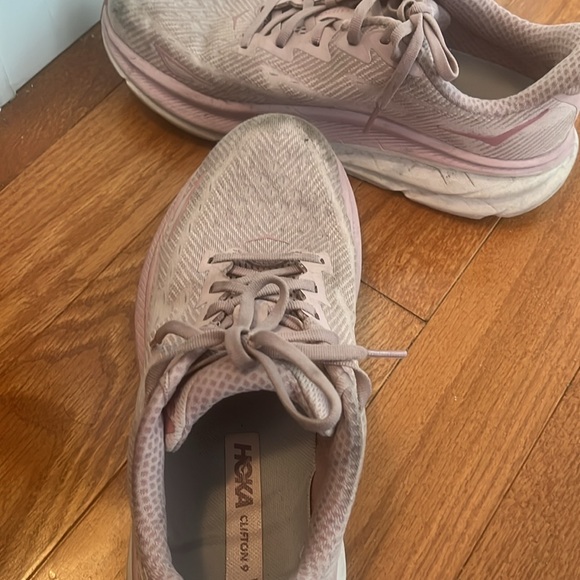Good Used Pink Women’s Hoka Clifton 9 in size 10 - Picture 2 of 5